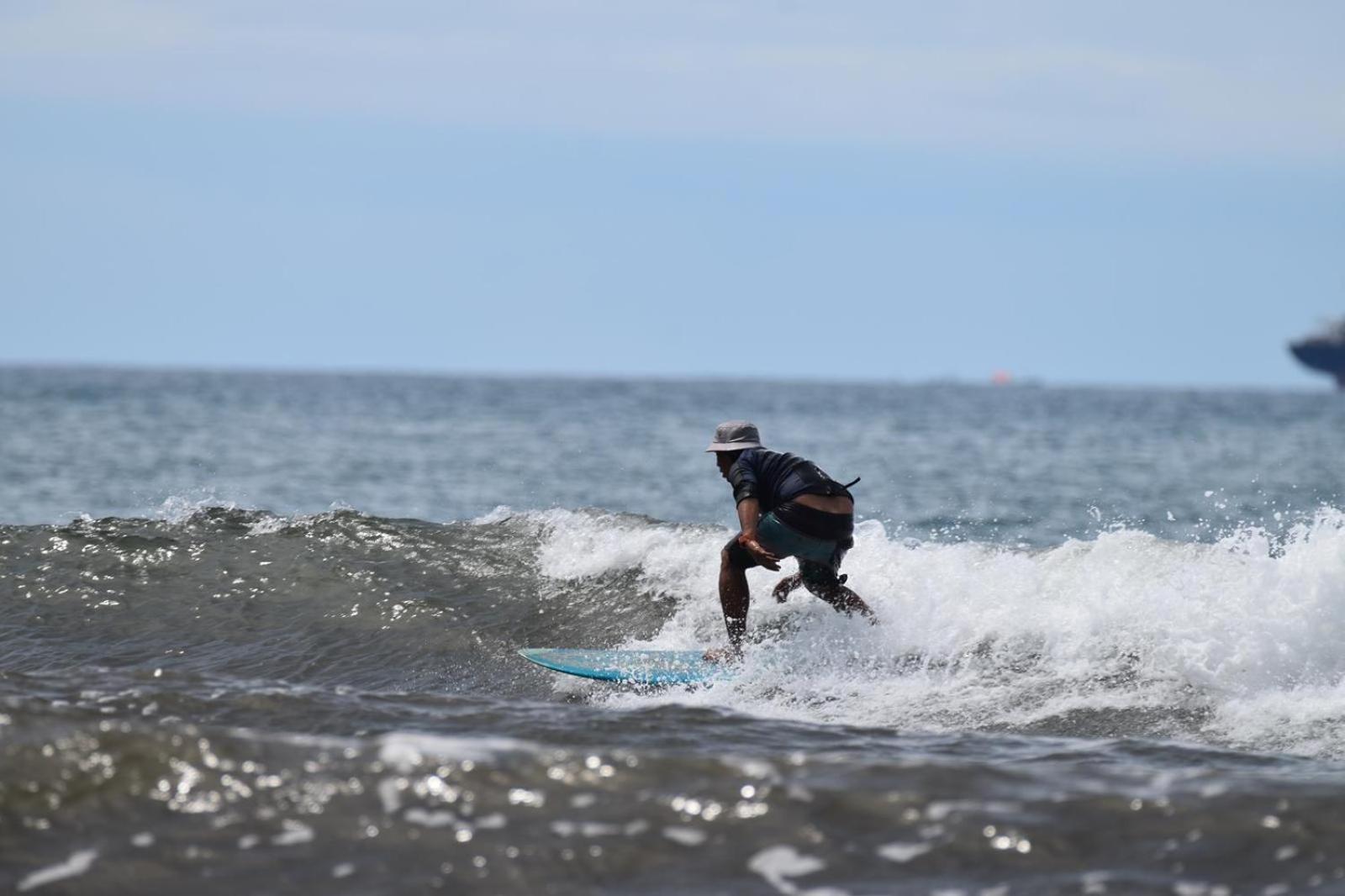 Апартаменти Air Manis Secret Surfcamp Taluk Batung Екстер'єр фото